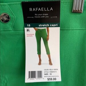 NWT Size 18, Rafaella Elastic Waist Capri Pants in “Kelly Green”